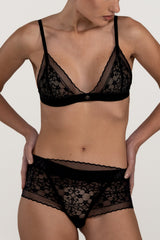 CALCINHA TIPO CALEÇON RENDA