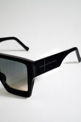 ÓCULOS MASCARA PRETO LENTE DEGRADE - acetato italiano (88)